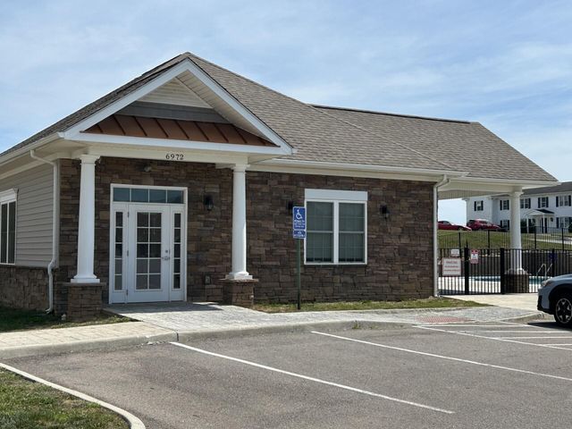 6802 Village Green DR, Roanoke, VA 24019