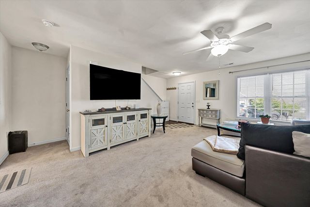 6802 Village Green DR, Roanoke, VA 24019