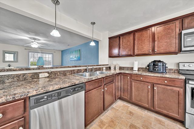 6802 Village Green DR, Roanoke, VA 24019