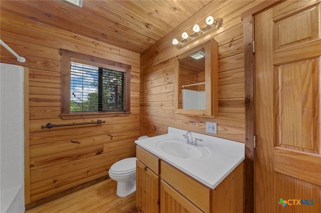 1466 Bonnyview Drive, Canyon Lake, TX 78133