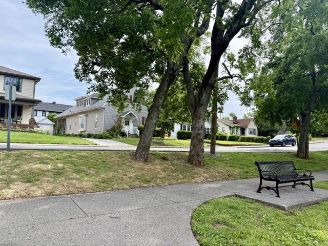 2115 Bernard Ave, Nashville, TN 37212