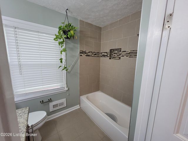 7008 S Watterson Trail, Louisville, KY 40291