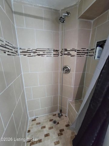 7008 S Watterson Trail, Louisville, KY 40291