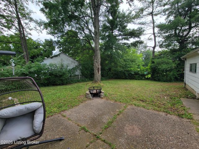 7008 S Watterson Trail, Louisville, KY 40291