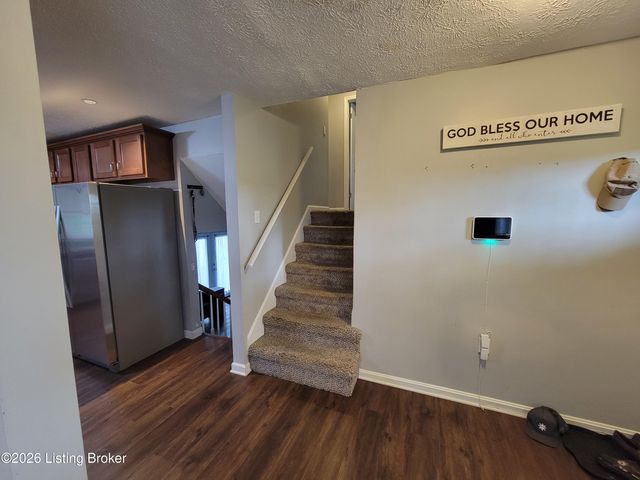 7008 S Watterson Trail, Louisville, KY 40291