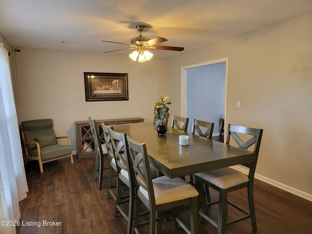 7008 S Watterson Trail, Louisville, KY 40291