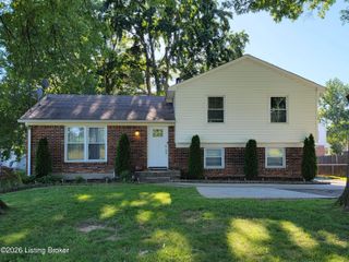 7008 S Watterson Trail, Louisville, KY 40291