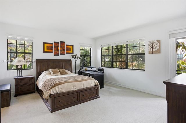 11652 SW 13th Ct, Pembroke Pines, FL 33025