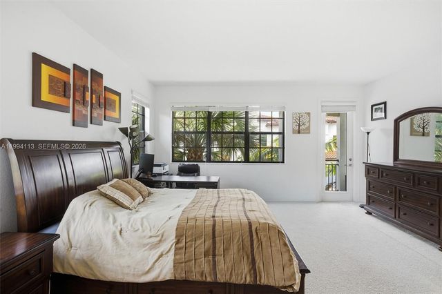 11652 SW 13th Ct, Pembroke Pines, FL 33025