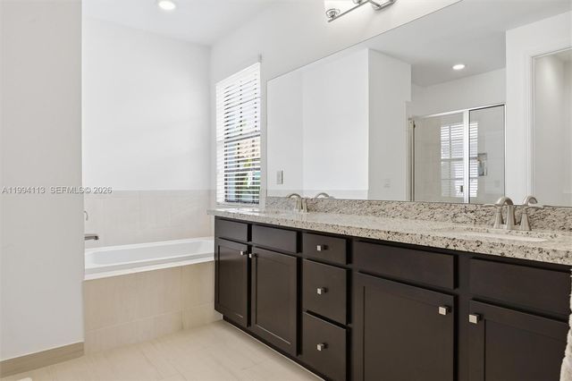 11652 SW 13th Ct, Pembroke Pines, FL 33025