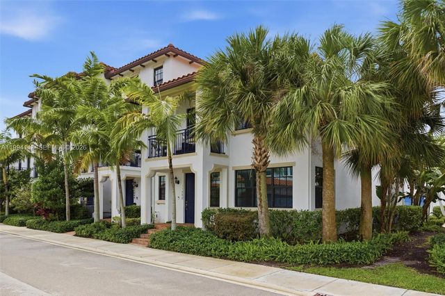 11652 SW 13th Ct, Pembroke Pines, FL 33025