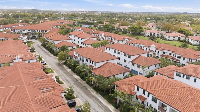 11652 SW 13th Ct, Pembroke Pines, FL 33025