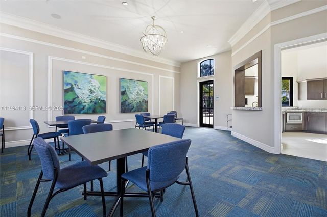 11652 SW 13th Ct, Pembroke Pines, FL 33025