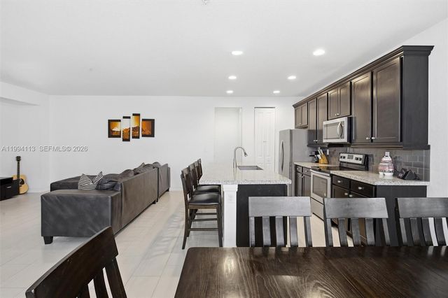 11652 SW 13th Ct, Pembroke Pines, FL 33025