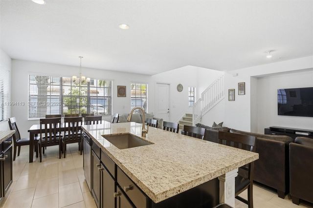 11652 SW 13th Ct, Pembroke Pines, FL 33025