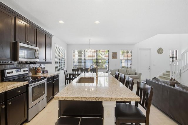 11652 SW 13th Ct, Pembroke Pines, FL 33025