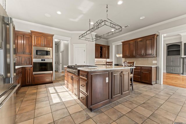 1424 St Albans, Baton Rouge, LA 70810