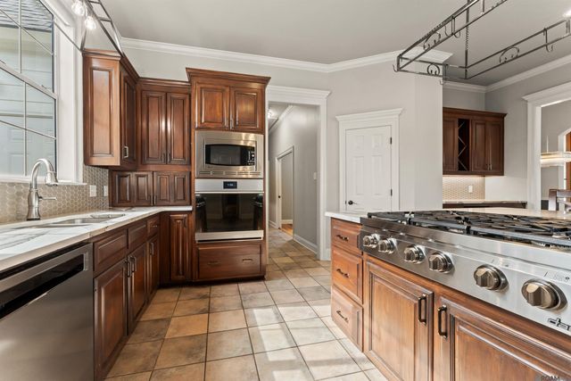 1424 St Albans, Baton Rouge, LA 70810