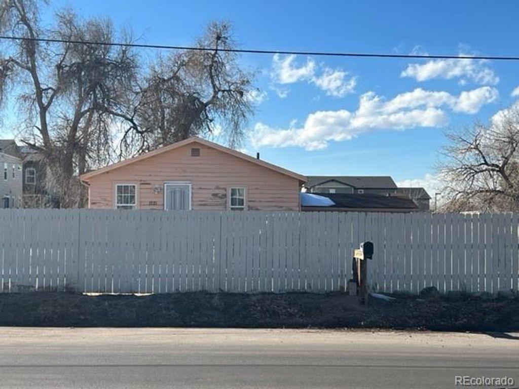 1221 S Dayton Street, Denver, CO 80247