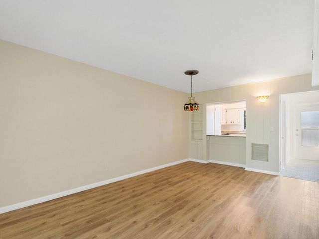 677 Royal Palm Boulevard 6, Vero Beach, FL 32960