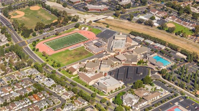 49 Thicket 36, Irvine, CA 92614