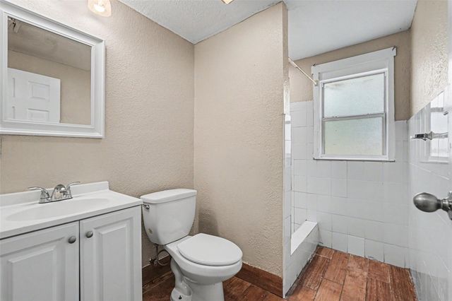 828 E 145TH AVENUE, Tampa, FL 33613