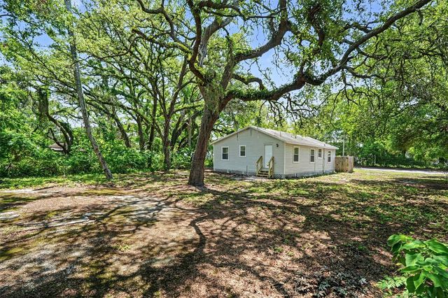 828 E 145TH AVENUE, Tampa, FL 33613