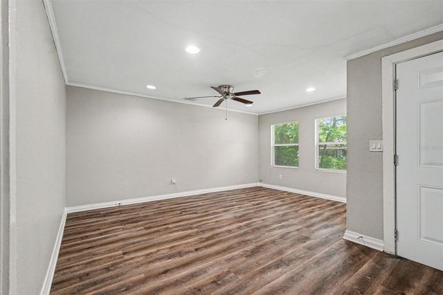 828 E 145TH AVENUE, Tampa, FL 33613