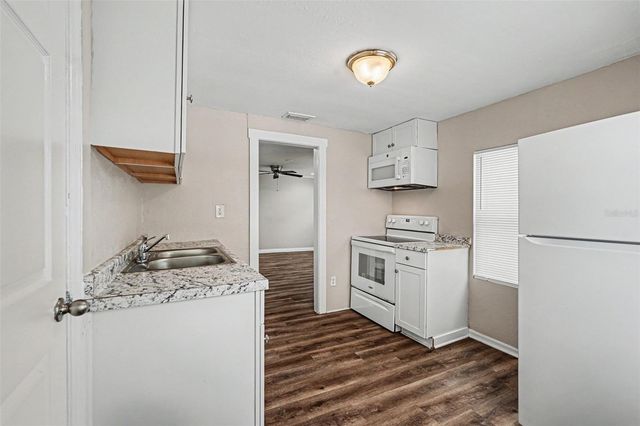 828 E 145TH AVENUE, Tampa, FL 33613