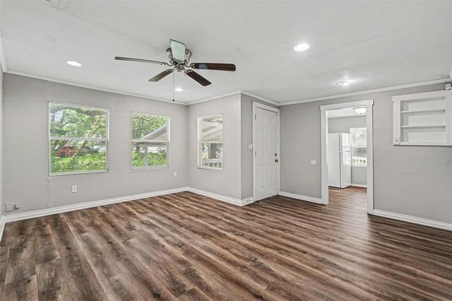 828 E 145TH AVENUE, Tampa, FL 33613