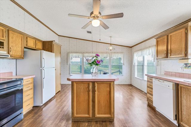 14858 Fm 1322, Luling, TX 78648