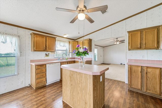 14858 Fm 1322, Luling, TX 78648