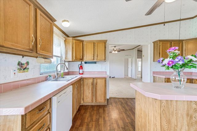 14858 Fm 1322, Luling, TX 78648
