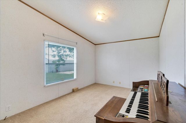14858 Fm 1322, Luling, TX 78648
