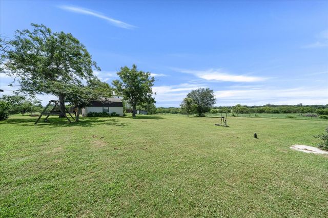 14858 Fm 1322, Luling, TX 78648