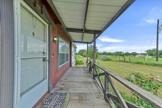 14858 Fm 1322, Luling, TX 78648