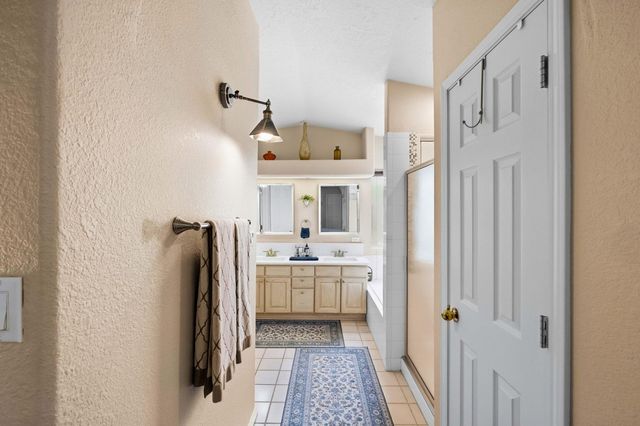 10319 Arroyo Crest Drive NW, Albuquerque, NM 87114