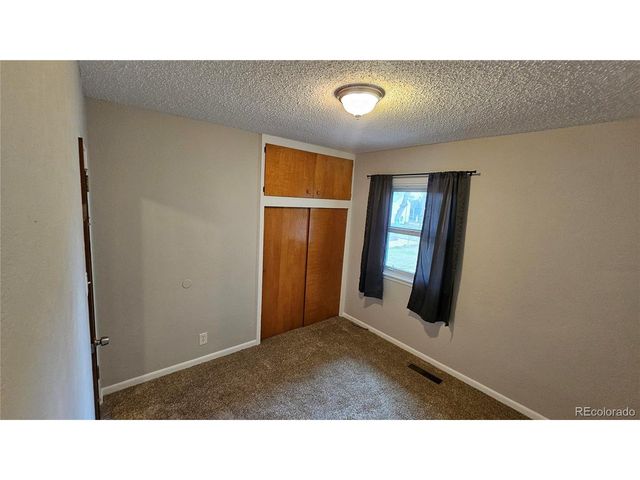 315 W 5th St, Julesburg, CO 80737