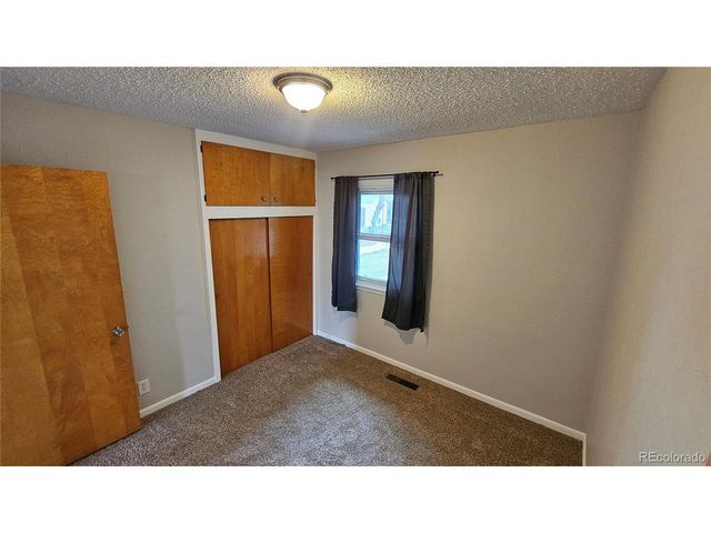 315 W 5th St, Julesburg, CO 80737