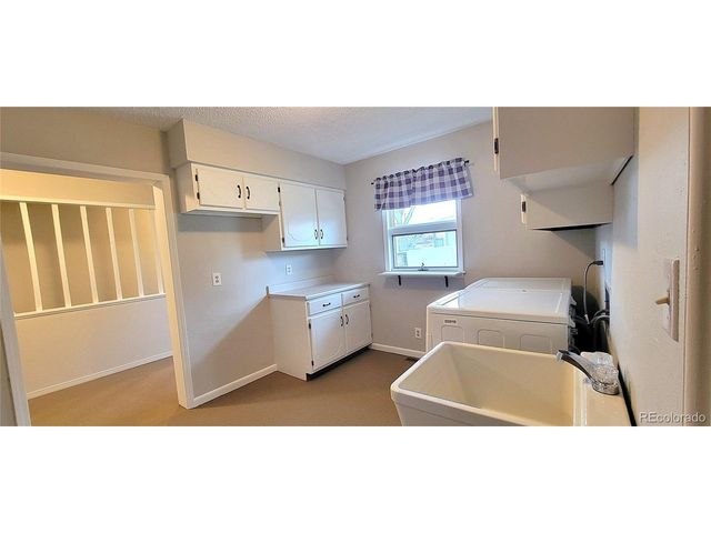 315 W 5th St, Julesburg, CO 80737