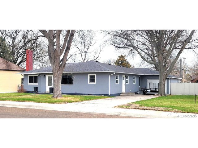 315 W 5th St, Julesburg, CO 80737