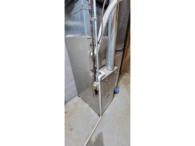 315 W 5th St, Julesburg, CO 80737