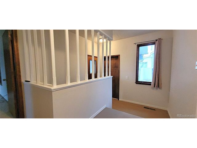 315 W 5th St, Julesburg, CO 80737