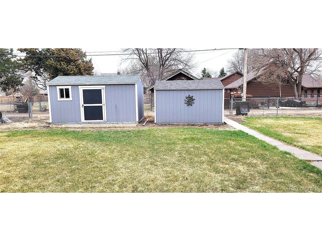 315 W 5th St, Julesburg, CO 80737