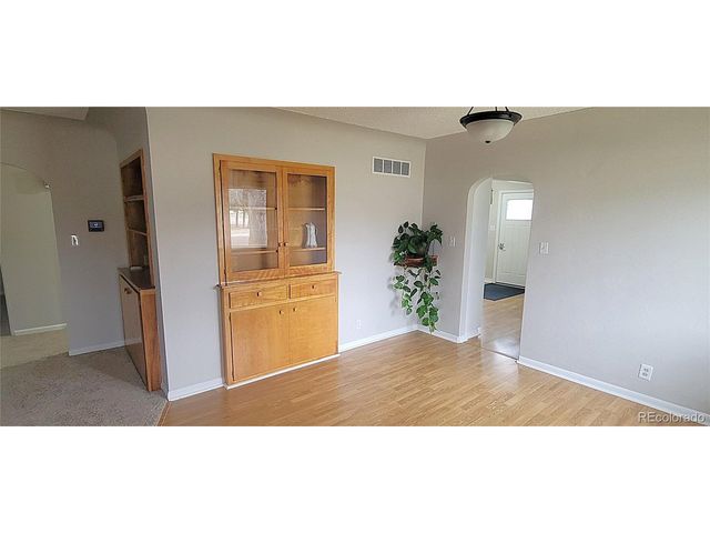 315 W 5th St, Julesburg, CO 80737