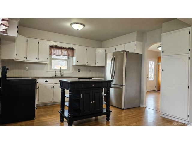 315 W 5th St, Julesburg, CO 80737