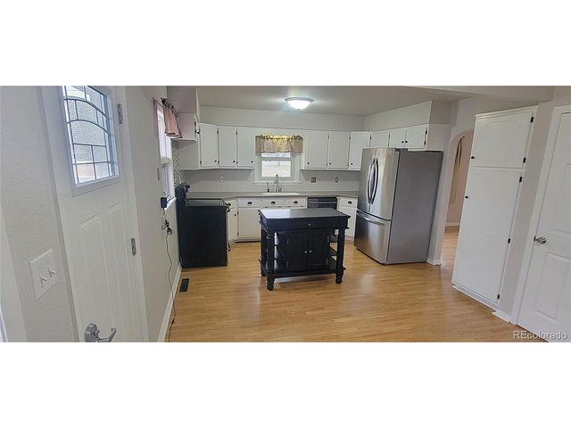 315 W 5th St, Julesburg, CO 80737