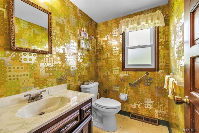 360 Forest Drive, West Seneca, NY 14224