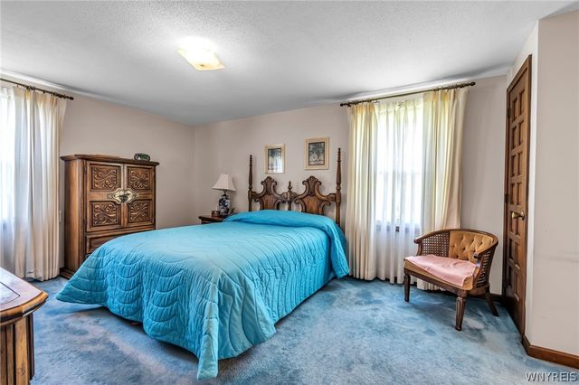 360 Forest Drive, West Seneca, NY 14224