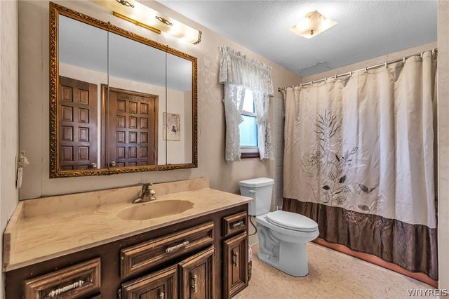 360 Forest Drive, West Seneca, NY 14224
